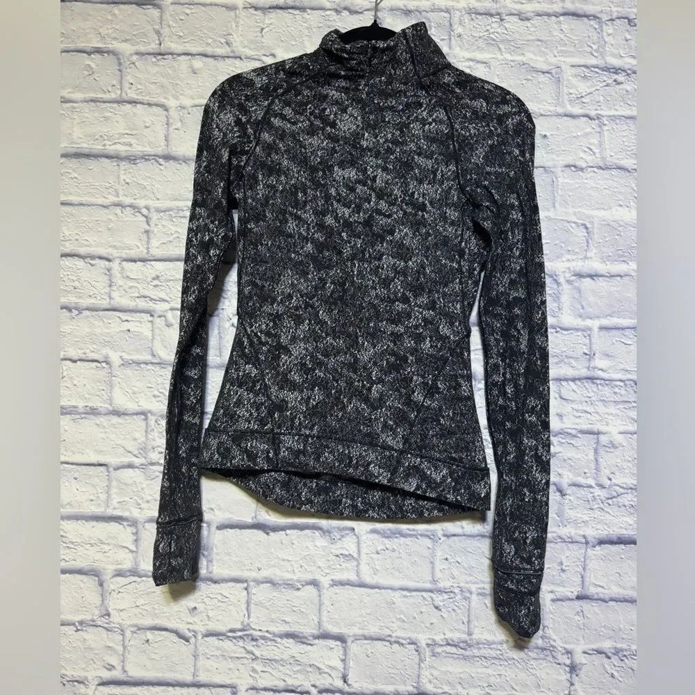 Lululemon Outrun the Elements 1/2 Zip in Misted Jacquard Black White